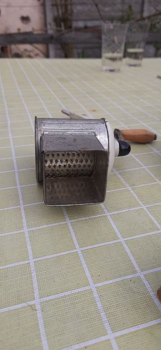 3 młynki do orzechów