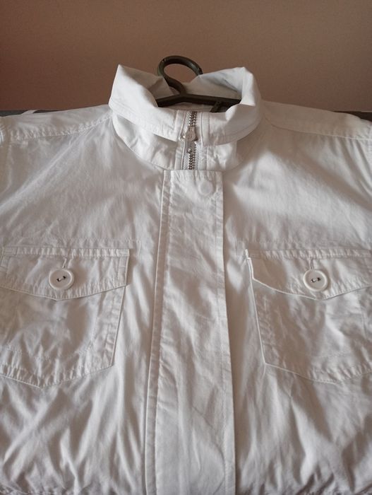 Курточка  вітрівка. Виробництво: Китай