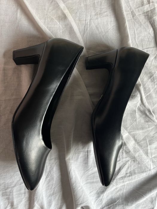 Czarne buty na obcasie