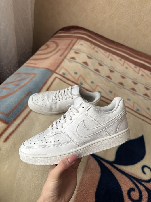 Кросівки жіночі Nike Court Vision Low білі