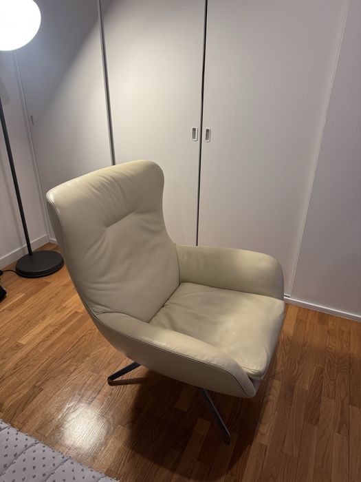 Poltrona Minotti – modelo Jensen (Rodolfo Dordoni)