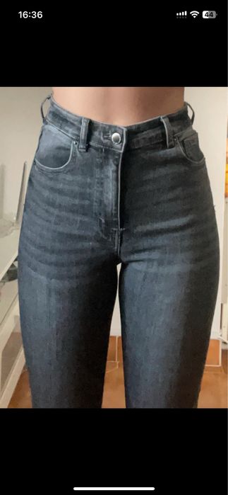 Calças cinzentas skinny