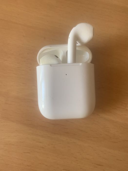 Airpods.       .