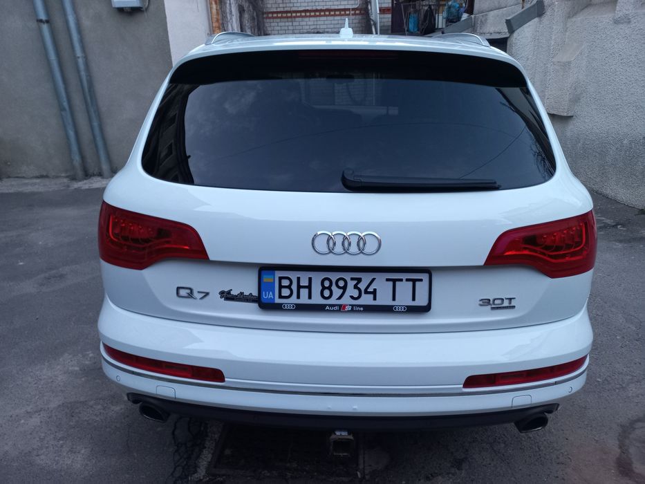 Audi Q7  продам