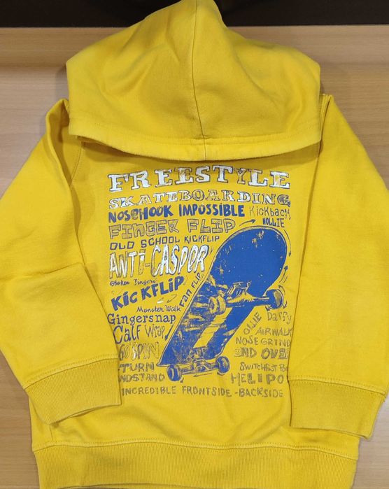 7 sweatshirts - Diversas Marcas - Tamanho 4-5 anos -  3 € cada