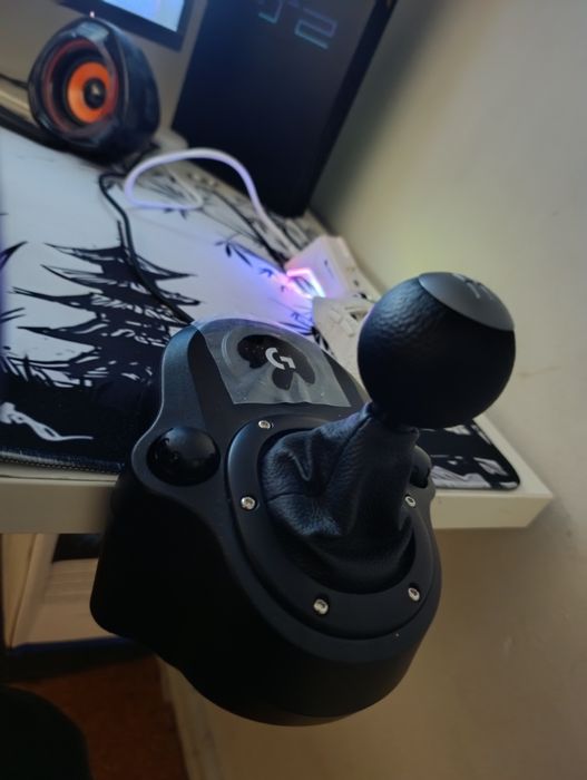 Volante Logitech G923 SE com Shift