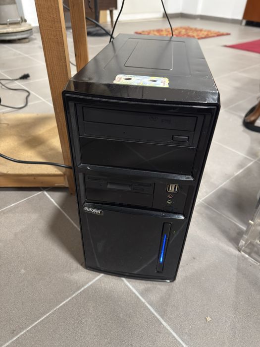Computador Eurosys | Windows XP instalado.
