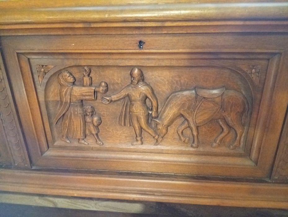 Piękna zabytkowa  rzeźbiona komoda drewniana  Wrocław