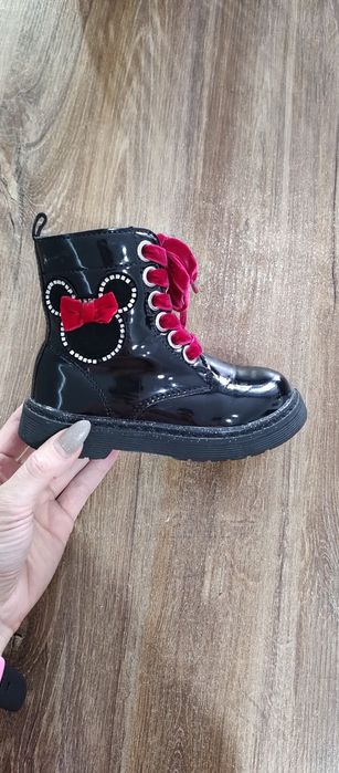 Czarne lakierowane botki Mickey&Friends rozmiar 26