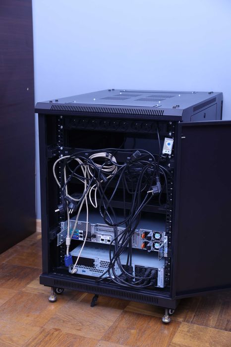 Serwer Dell PowerEdge R540 + Switch + UPS + Szafa