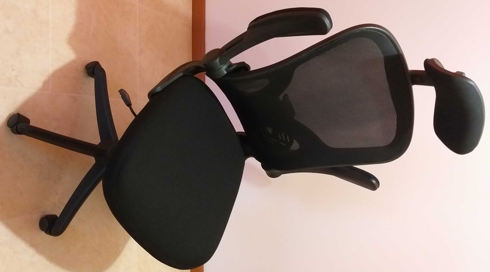 Cadeira de escritório ergonómica como Nova