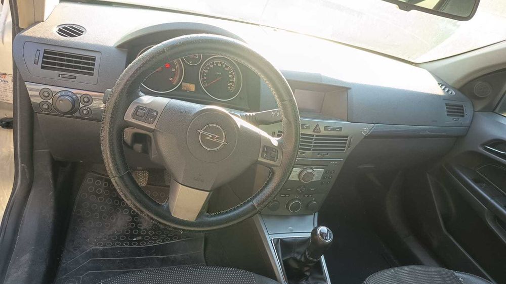 Para peças Opel Astra H SW 1.7CDTI ano 2004
