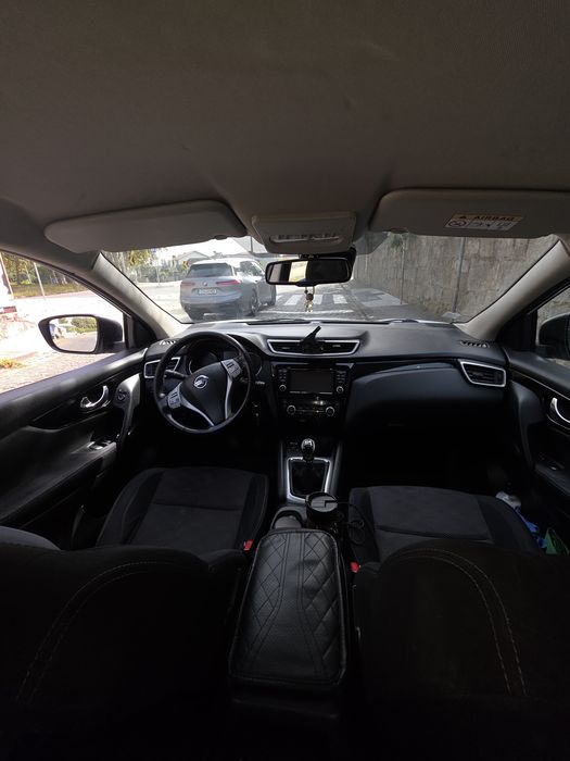 Nissan Qashqai 1.5 dCi (2015) - Full Extras / Impecável