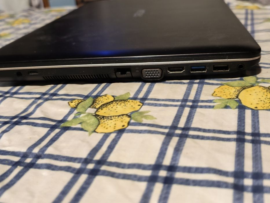 Laptop asus A541U