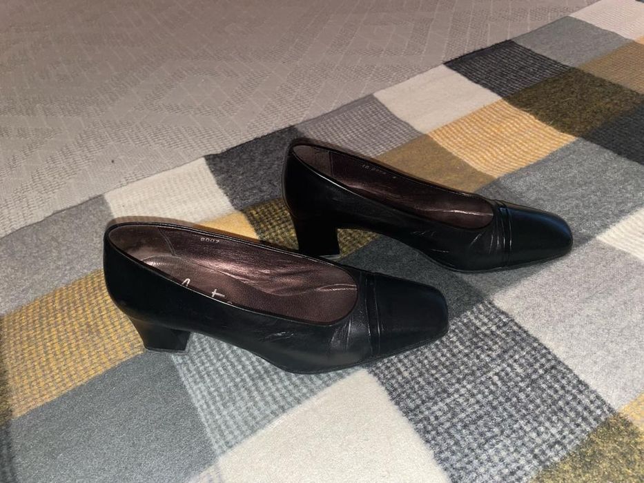 Sapato Vintage de senhora totalmente em pele/couro