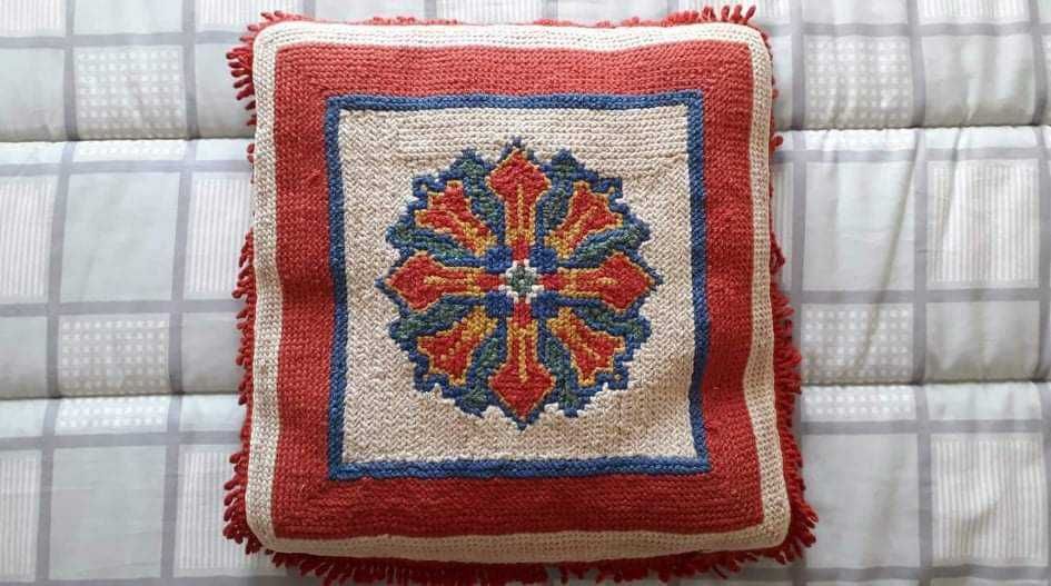 Almofada em Ponto Arraiolos