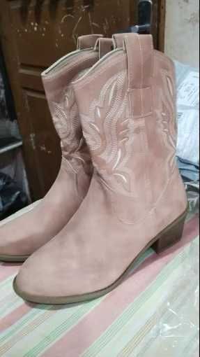 Kozaki w 2 kolorach haftowane