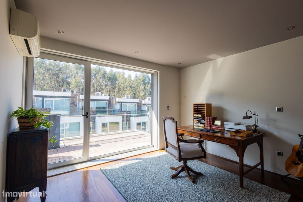 Moradia T5 de 3 Frentes em Ermesinde – Condomínio Fechado