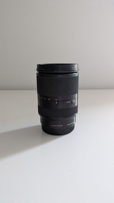 Sony E 18-200mm f3.5-6.3 OSS