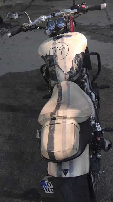 Triumph Rocket 3 2005 specjalne malowanie