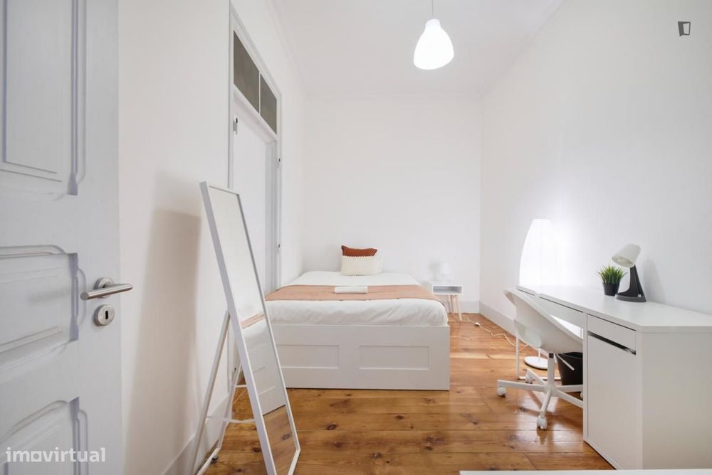 Quarto - localizado em Entrecampos Lisbon