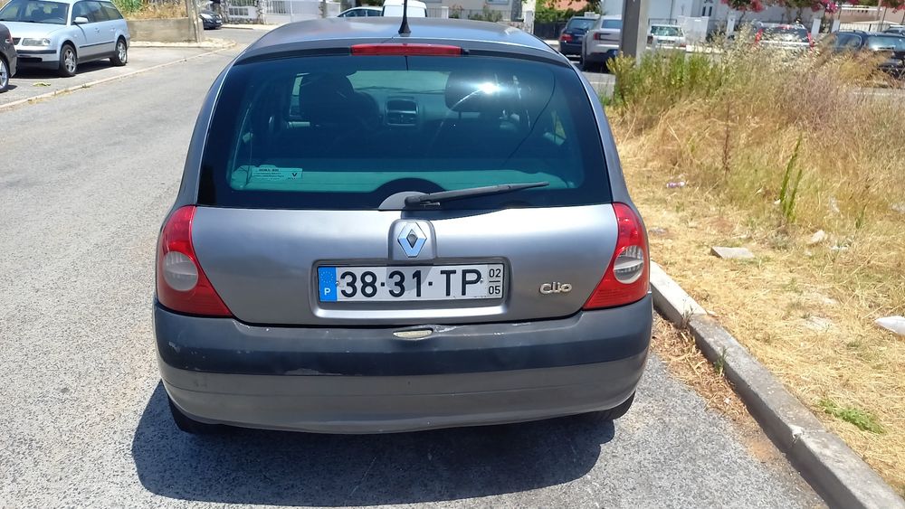 Clio III sem nada pra fazer foto 3