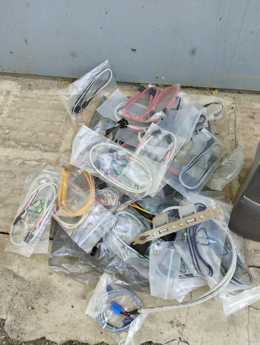 Зарядки,переходники,разное