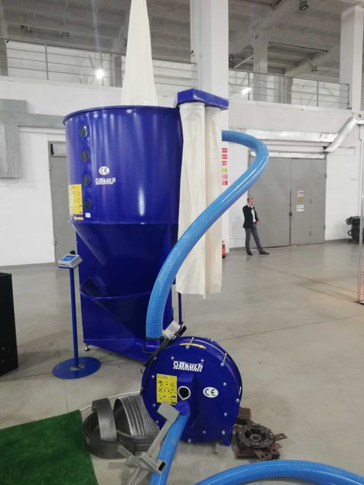 Змішувач Кормозмішувач Комбікорм