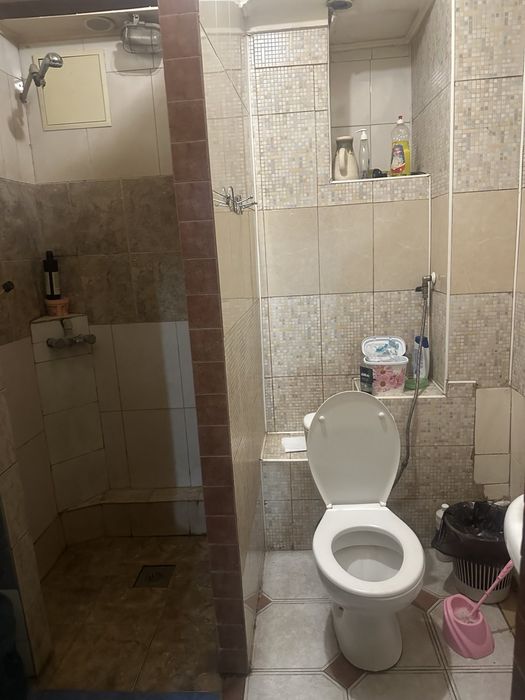 Ліжко місце, кімната на підселення