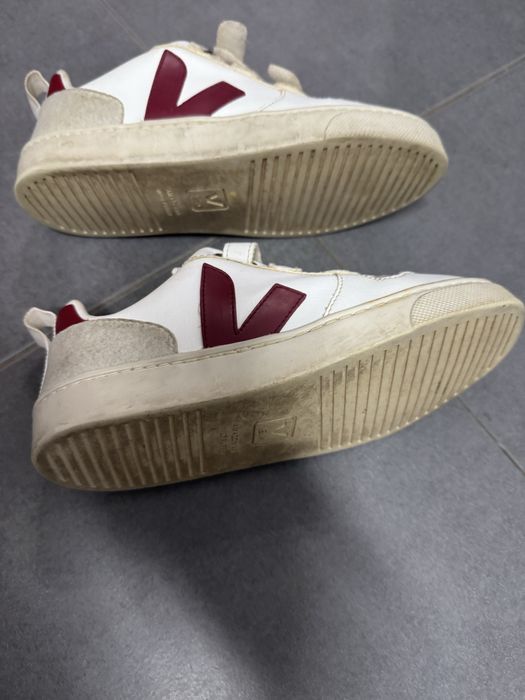 Sapatilhas crianca marca veja e all star  originais como novas