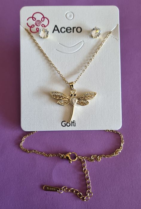 Conjunto dourado (colar e brincos), em aço, com libelinha.