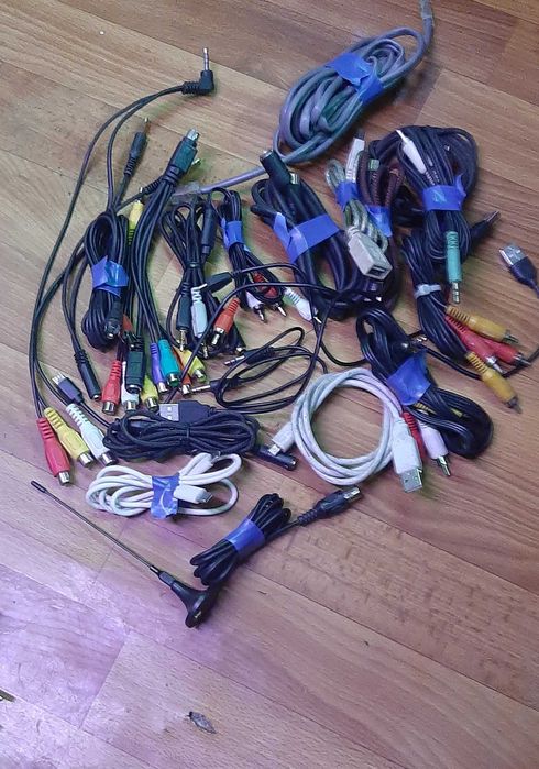 телефоны, чехлы, экраны, зарядки, шнуры