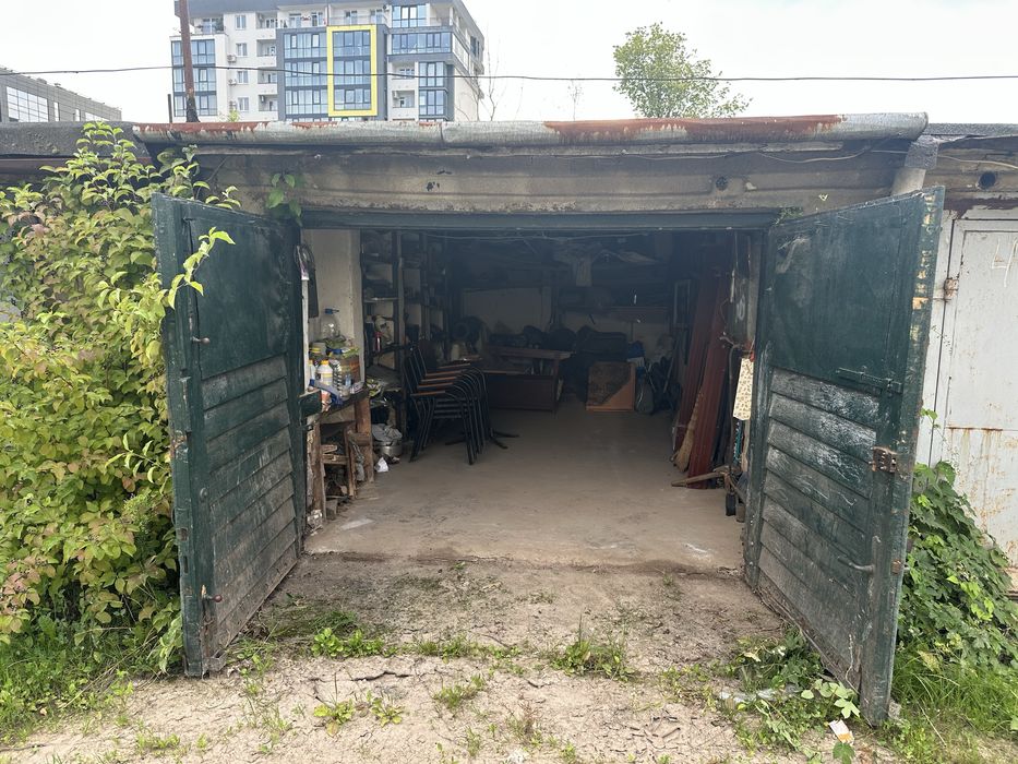 Продам гараж на вулиці Садова