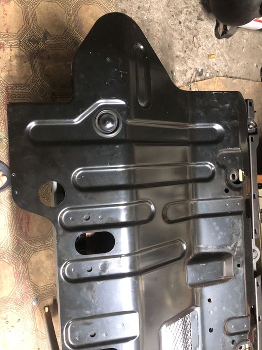 Оригінальний захист двигуна Toyota Land Cruiser 250