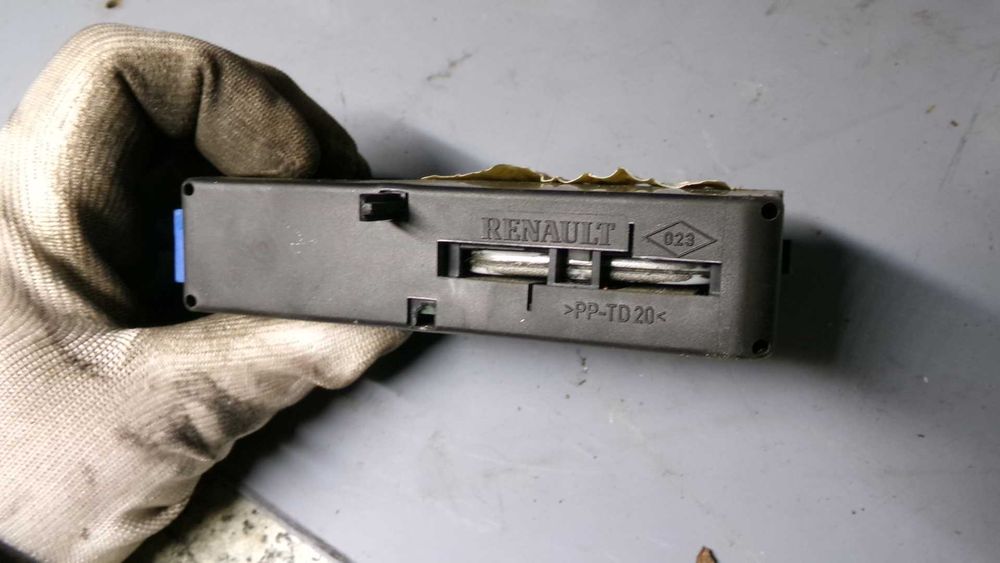 Sty6 Czytnik kart slot renault laguna II espace IV wysyłka części