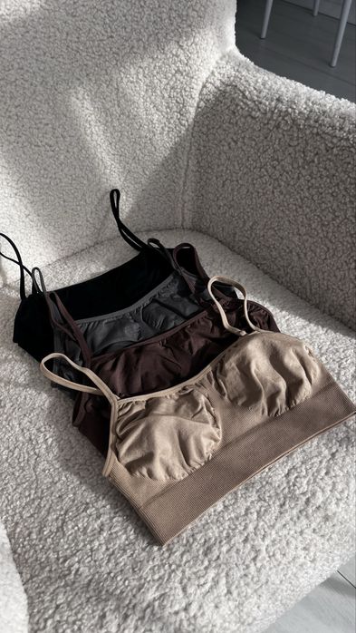 Топ на тонких бретелях , безшовна білизна, безшовний топ