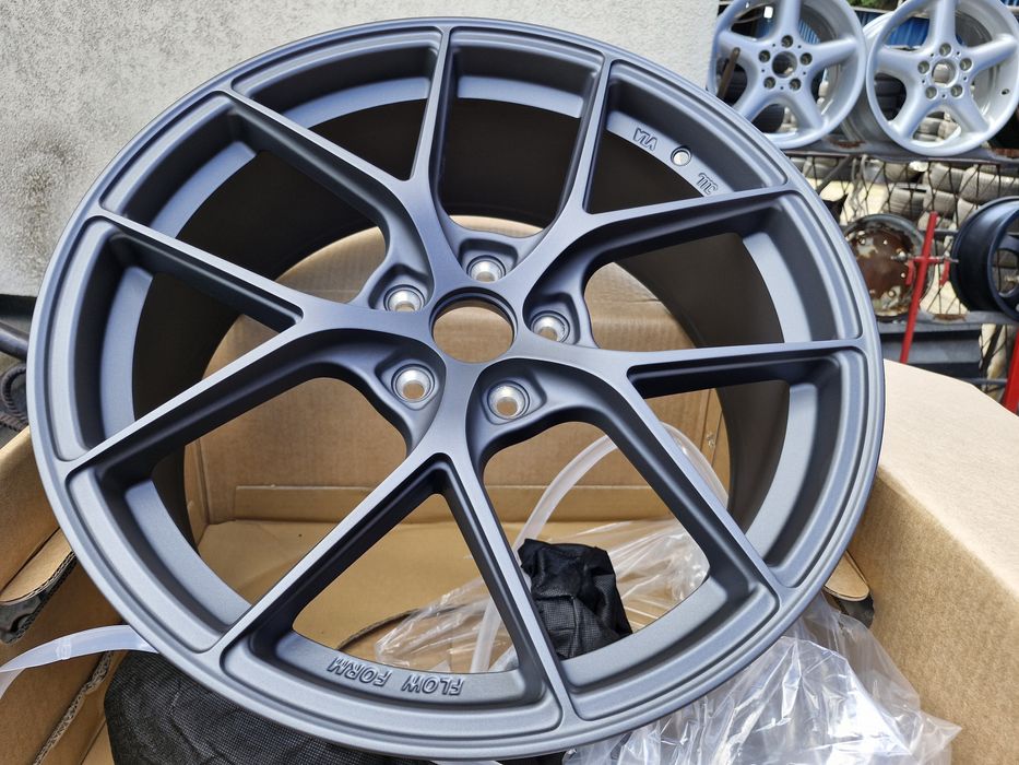 Japan Racing SL01 19x8J 5x112 VW Golf MK7 MK8 Skoda Octavia RS Seat VW