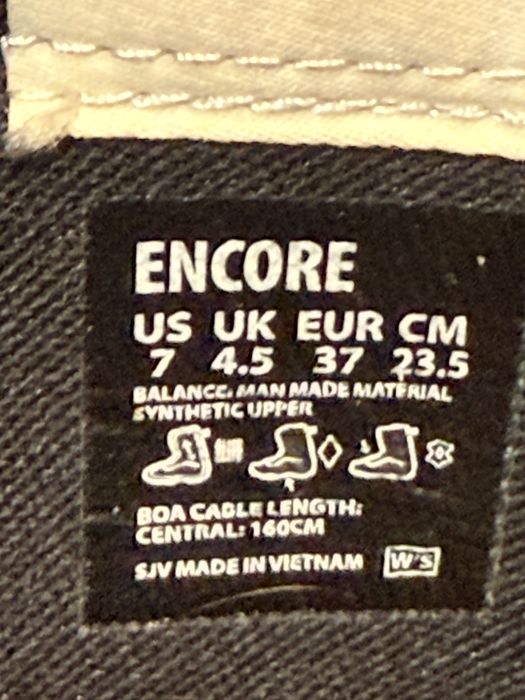 Buty snowboardowe  Vans Encore 37   23,5 cm