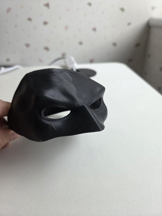 Маска шолом для кота в стилі супергероя