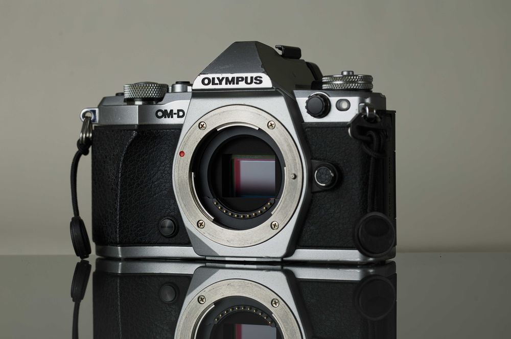 Olympus OM-D E-M5 Mark II | USZKODZONE gniazdo LCD