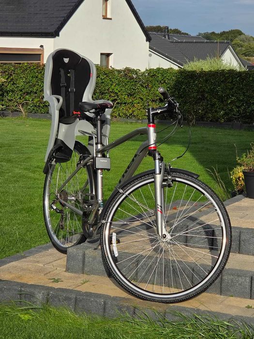 Rower Trek 8.2 DS + Siedzonko dla dziecka Hamax Rama 19'' aluminiowa.