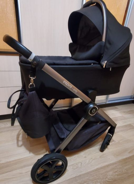 Продам коляску 2 в 1