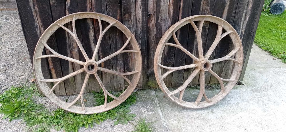 stare koła żeliwne  Tulipan śred. 68cm loft ursus deutz nie koniczynka