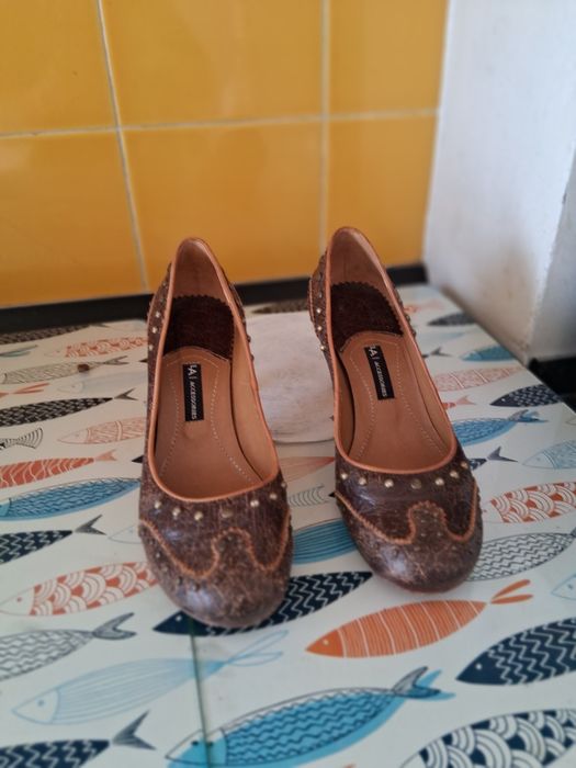 Bonitos Sapatos em pele