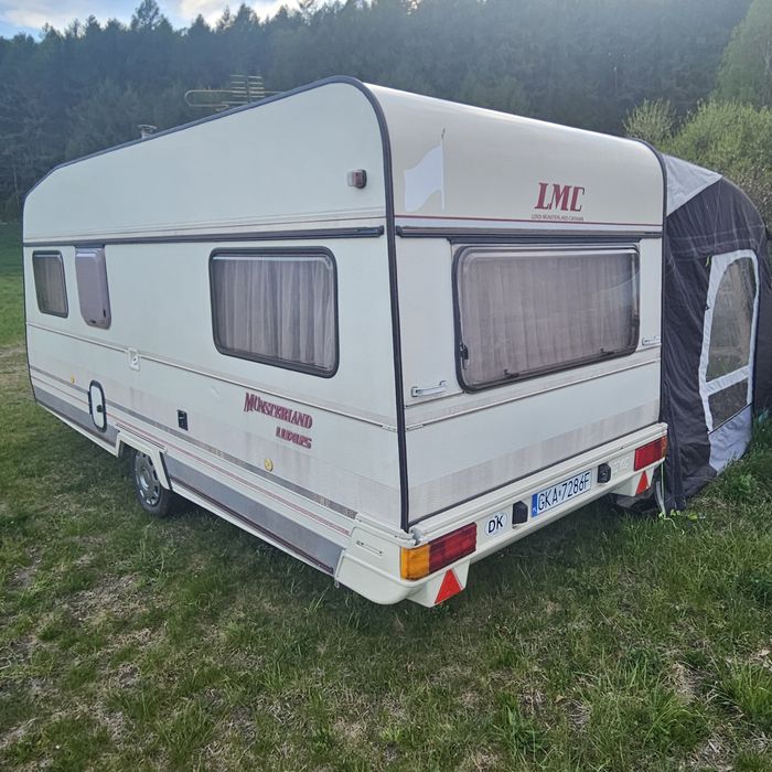 Przyczepa kempingowa LMC z przedsionkiem