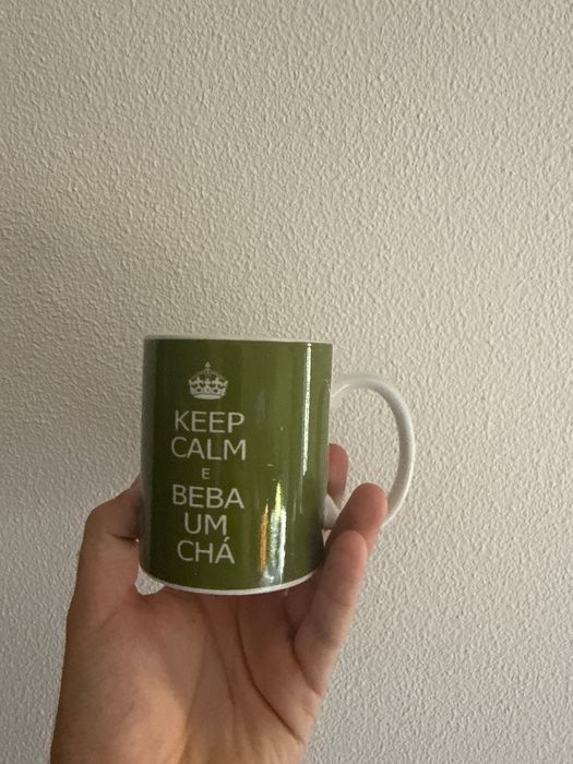 Caneca de Cerâmica Verde "Keep Calm e Beba Um Chá"
