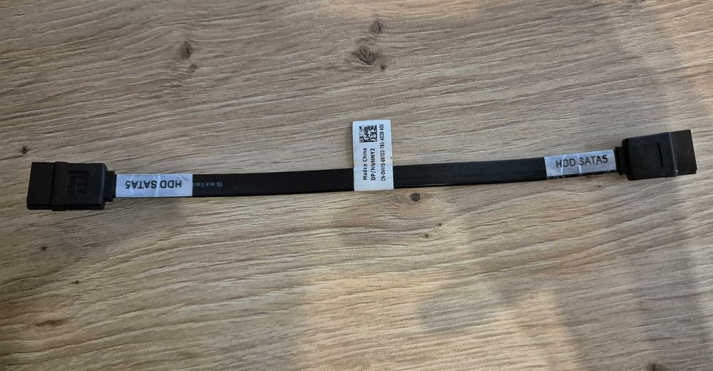 Kabel SATA do PC dysku SSD lub HDD 3,5" 2,5" uniwersalny krótki czarny