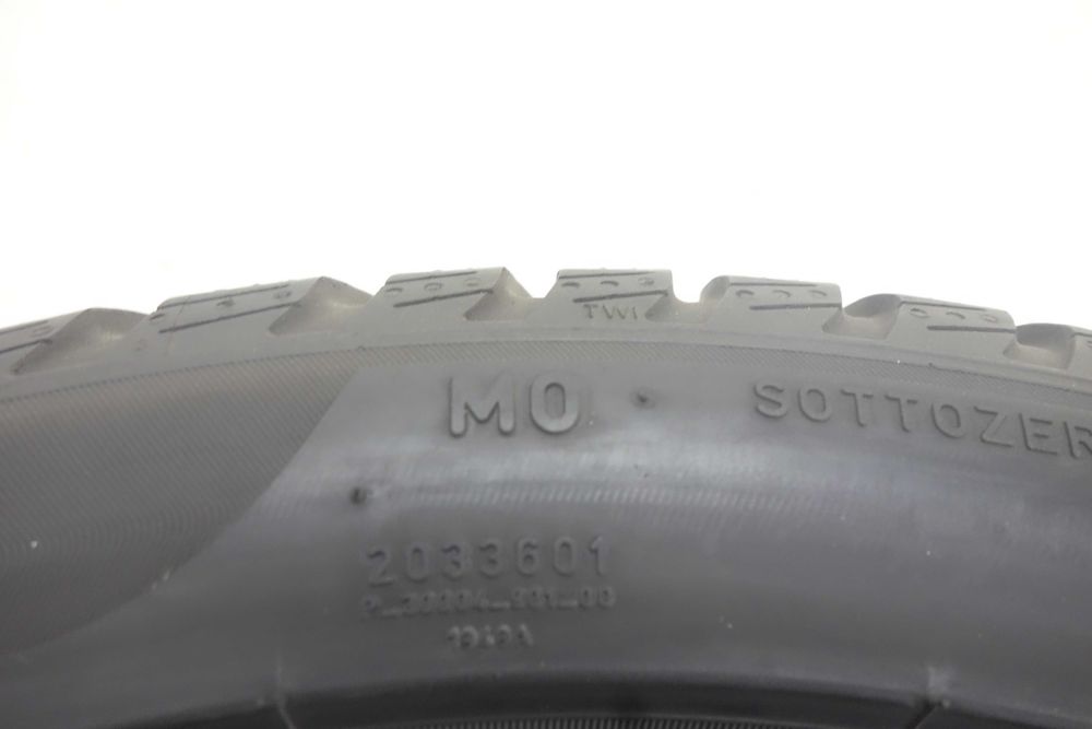 Opony zimowe 245/40/18 - PIRELLI Sotto Zero 3 MO XL