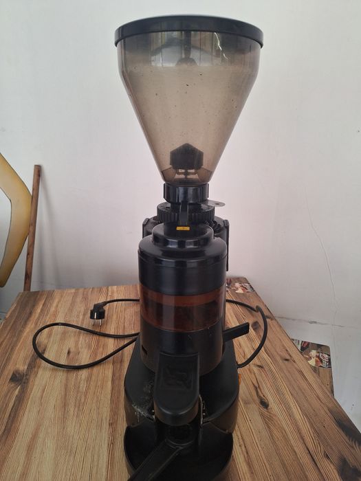 Vendo moinho para café
