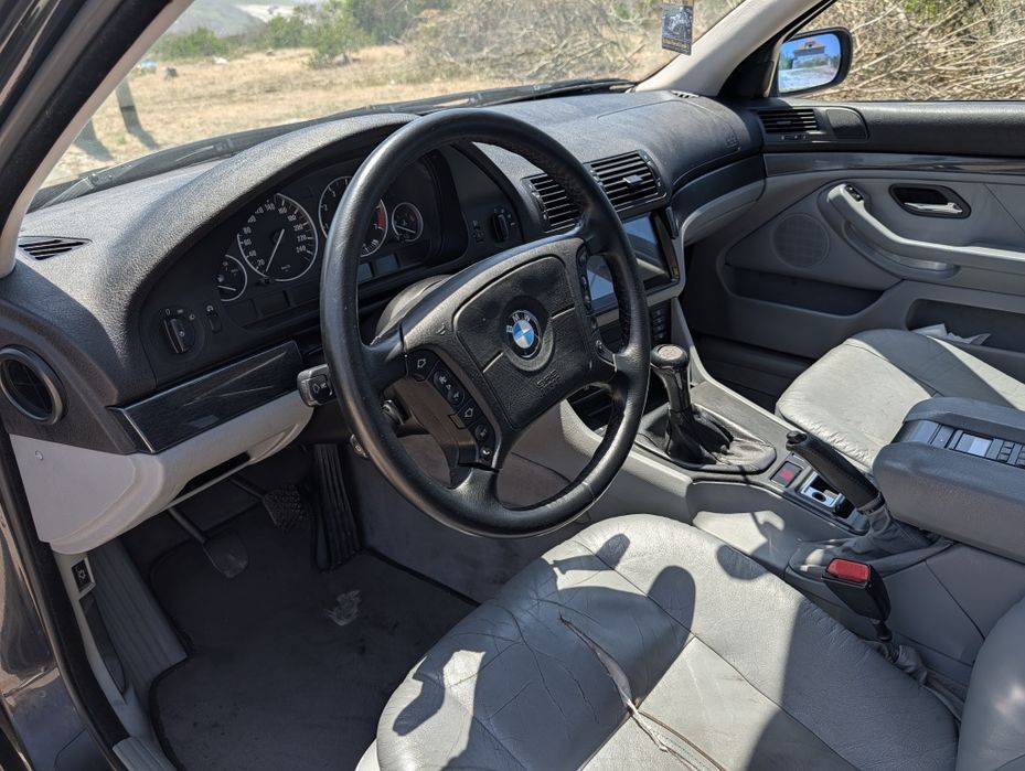 BMW E39 528I Manual